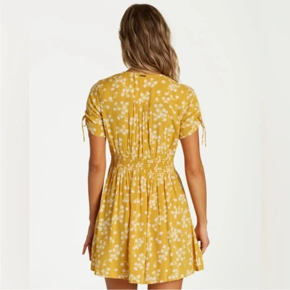 Billabong Yellow and White Floral Mini dress - Picture 3 of 11